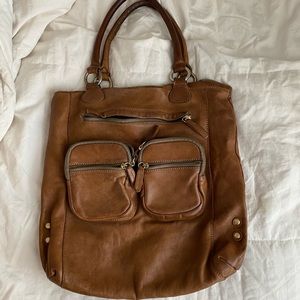 Great Jcrew leather bag with lots of pockets!